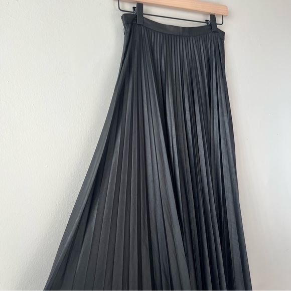 Mango Pleated Skirt - Picture 12 of 13